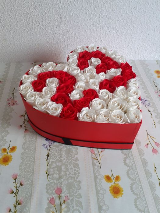 Aranjamente și buchete