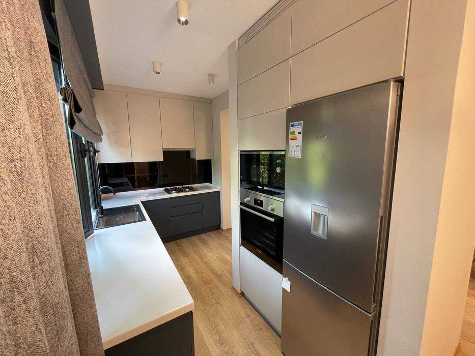 Сдается на Ц-1  возле кафе Бибигон