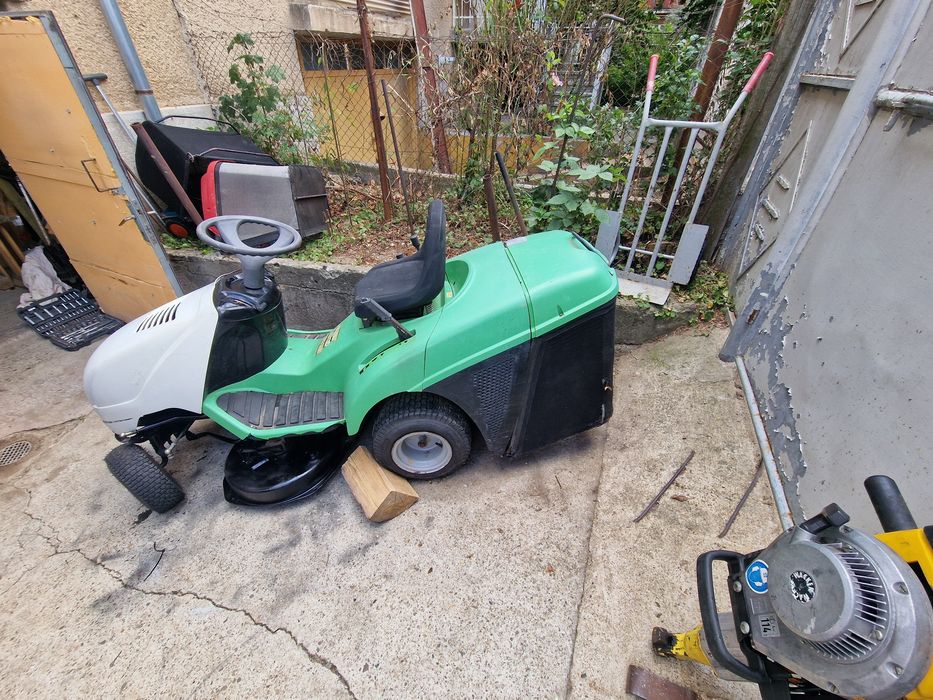 Tractoras gazon Viking