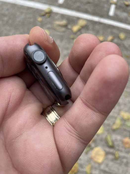 Pentru piese apple watch 4 placa buna