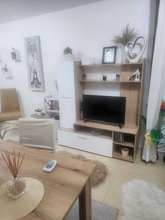 Дава се под наем Едностаен апартамент в Сливен, Център - 40 кв.м за 204 € - Снимка #1