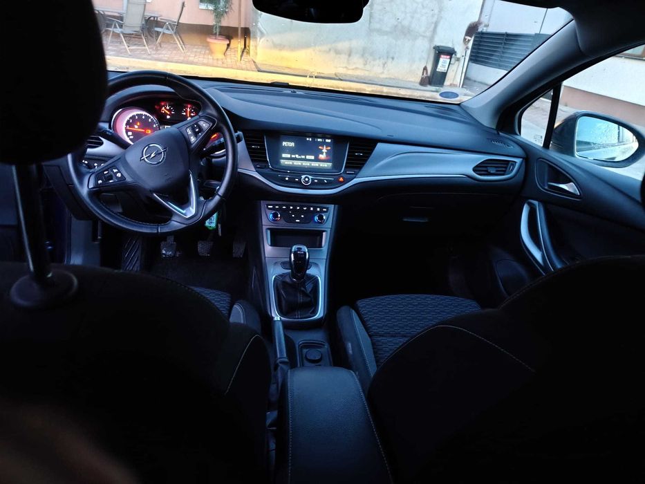 Opel Astra 1.2. benzina an 2020 TVA deductibil