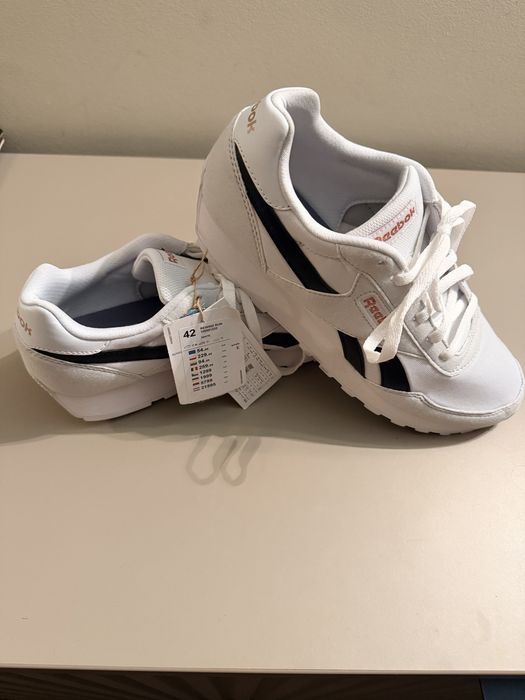 Маратонки REEBOK