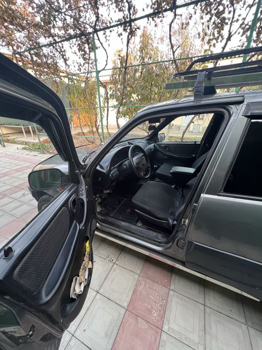Продается нива чевролет в хорощем состаяние