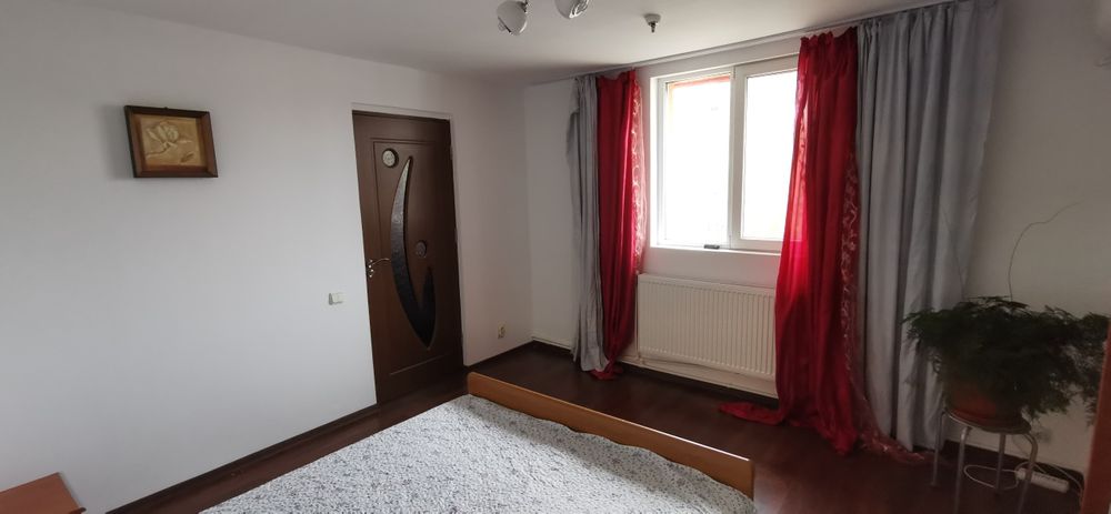 Apartament doua camere curte plus terasa - de închiriat