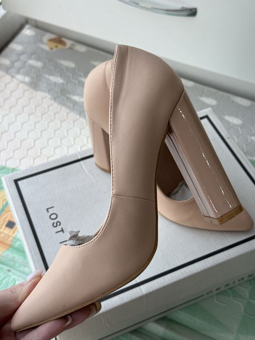 Туфли на каблуке