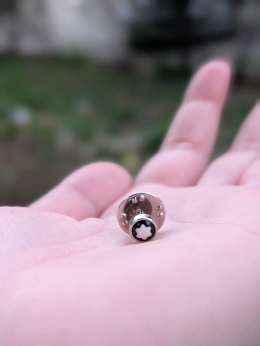Buton pin camasa Montblanc argintiu