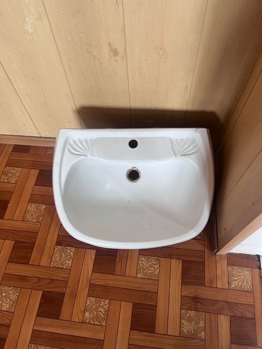 Унитаз и раковина