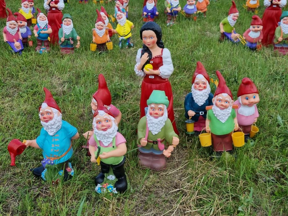 Figurine din plastic gros