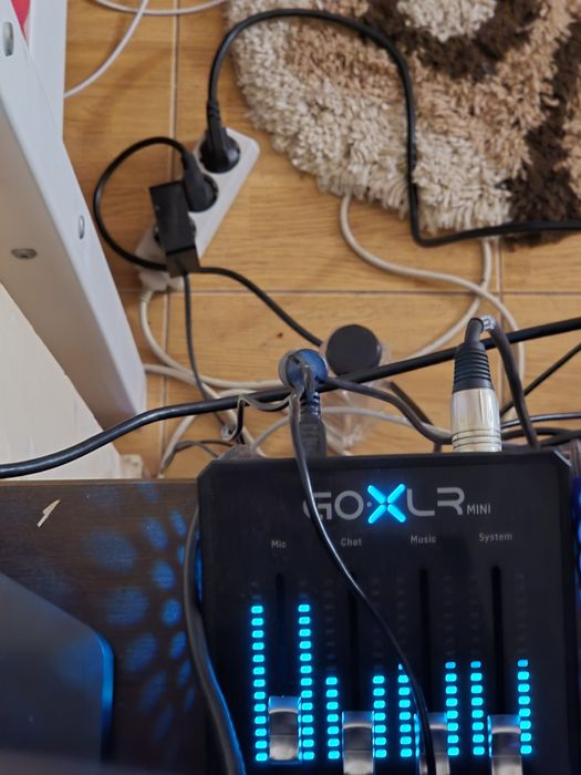 Microfon shure sm7b plus interfață audio go xlr mini