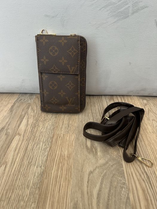 Чанта портмоне с дълга дръжка