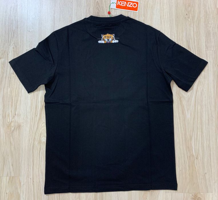 Нови мъжки тениски с етикети KENZO налични