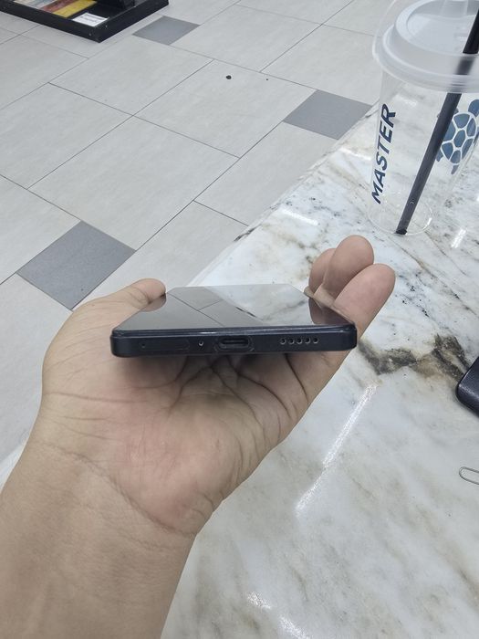 Телефон Poco x5 pro 5g