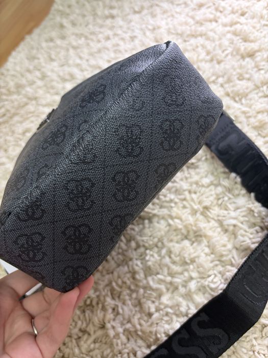 Geanta barbati Guess