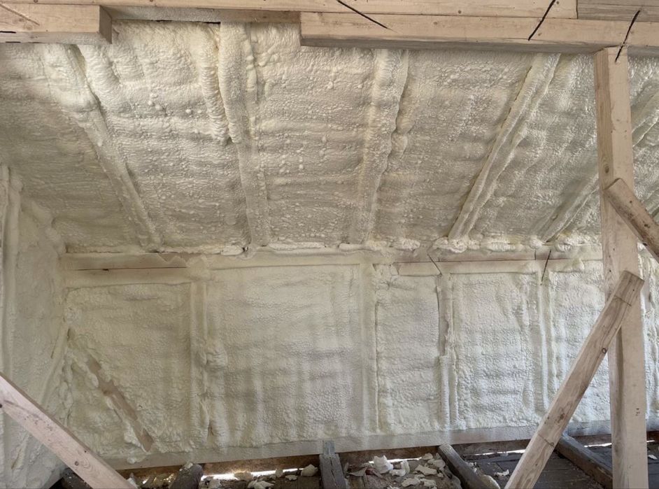 Executam izolații spuma poliuretanică