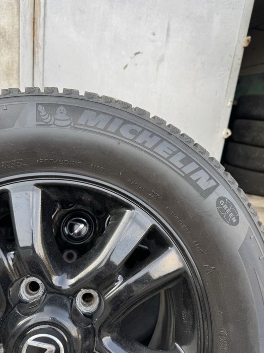 Оригинальные диски с зимней резиной Michelin.