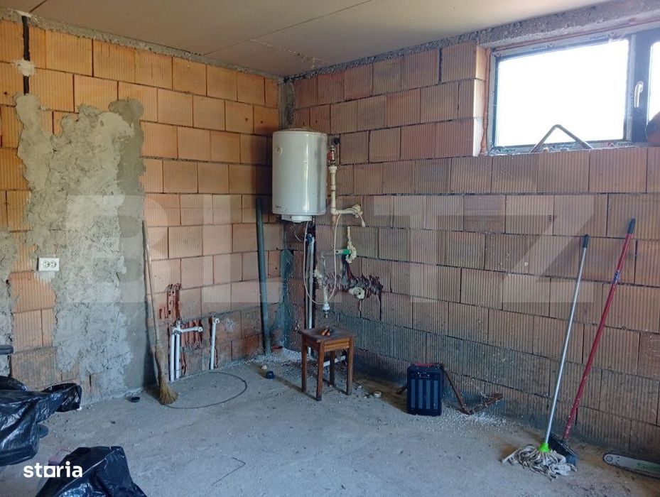 Casa de vanzare, 120 mp, zona Ivanesti, comuna Livezeni