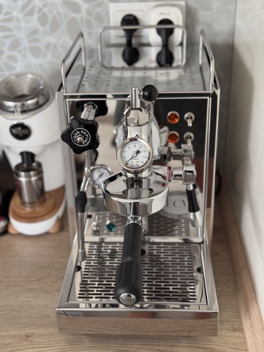 Продавам кафемашина ECM Classika PID