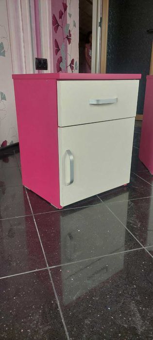 Легло: 140 х 190 см. Отлично състояние.  Предаване - Плевен.