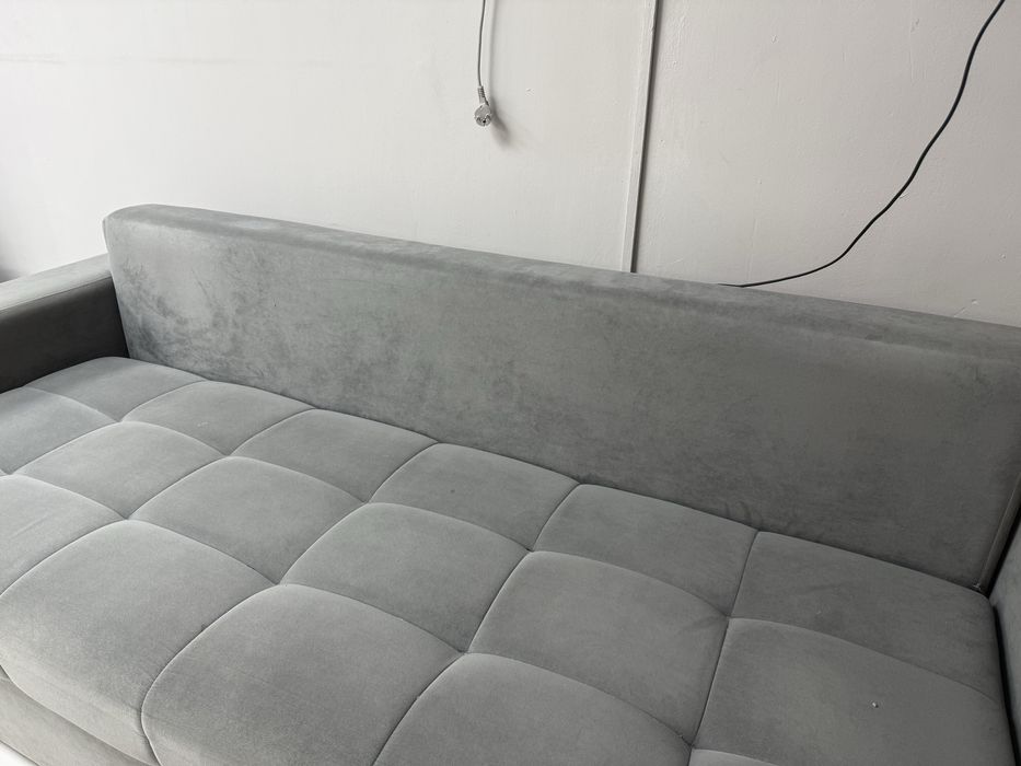 Продам диван  срочно