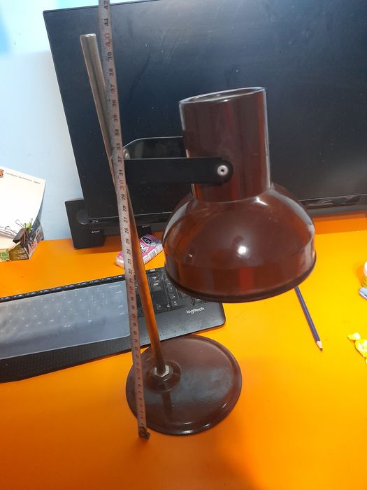 Лампа с чупещо рамо за бюро и стойка за лампа