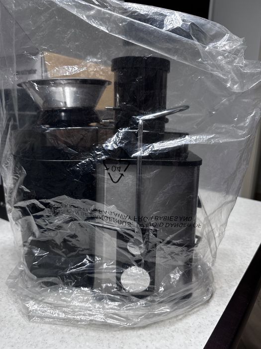 Продам соковыжималку электрическую