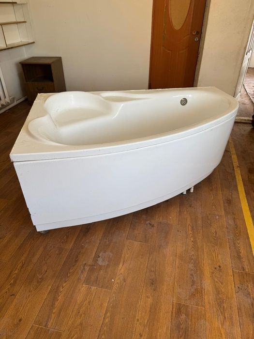 Ванна б/у. В очень хорошем состоянии