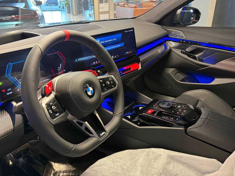 BMW M5 Sedan (G90) с гарантии в наличии