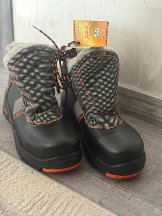 Продам спец обувь 41 размер