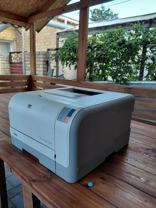 Принтер HP Color Laserget CP1215