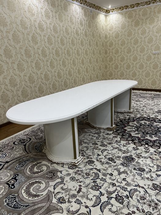 Стол на 12 персон