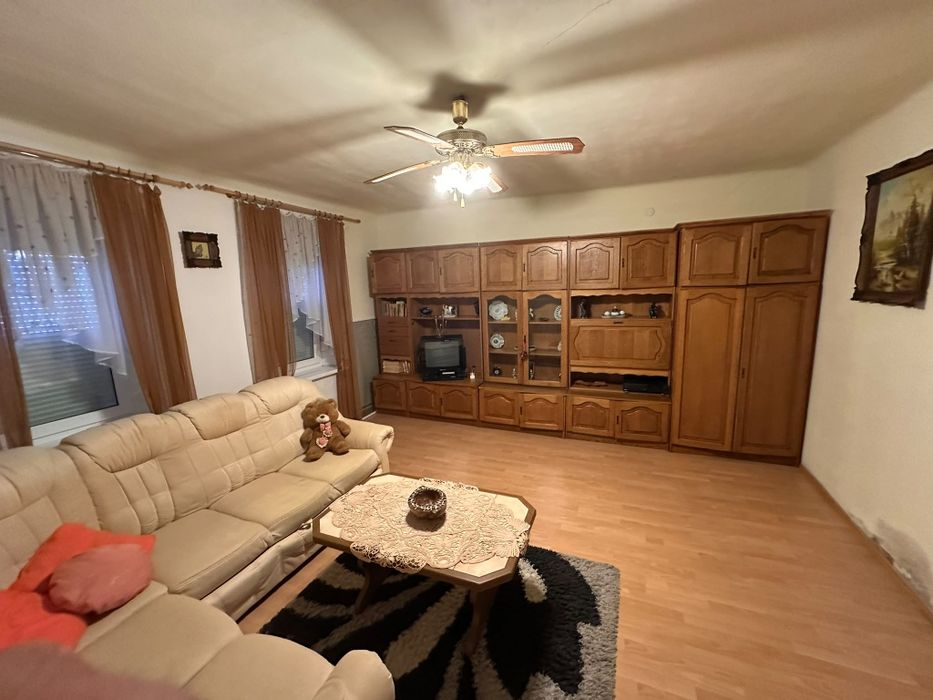 Casă gospodărească deosebită cu teren 2.561 mp – Zorlențu Mare, Caraș-Severin – 100.000 €