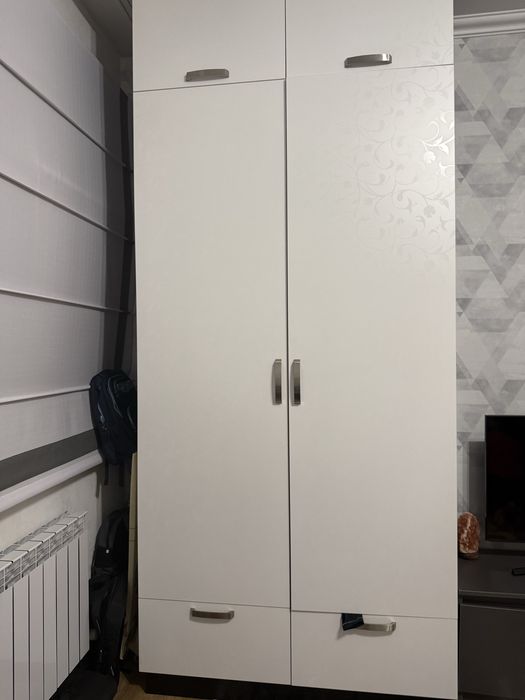 Продам 2-х метровый шкаф для одежды