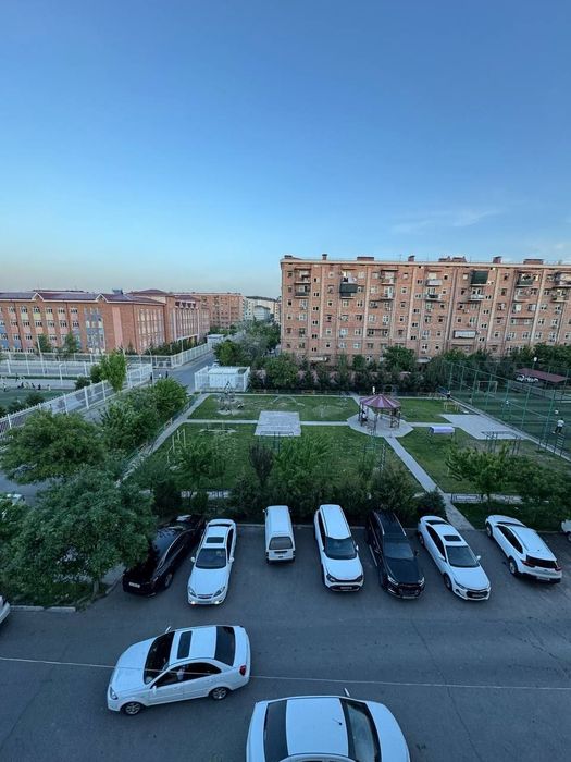 Sergeli 5 a uy sotiladi