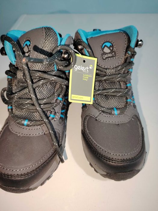 Нови детски ботуши