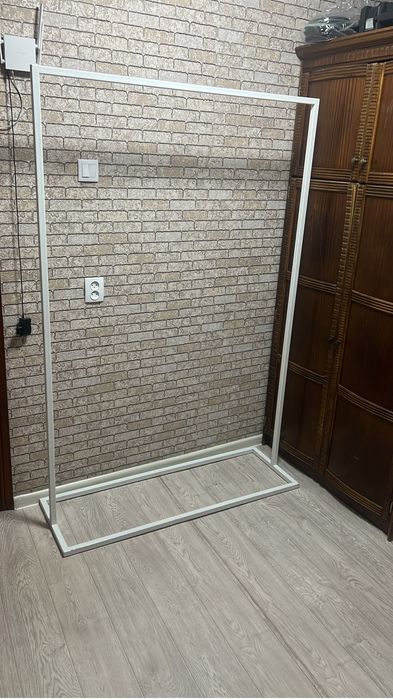 Продам стойку срочно 2 ши по 10000