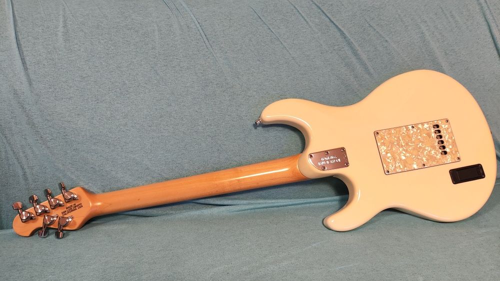 MusicMan Silhouette Special