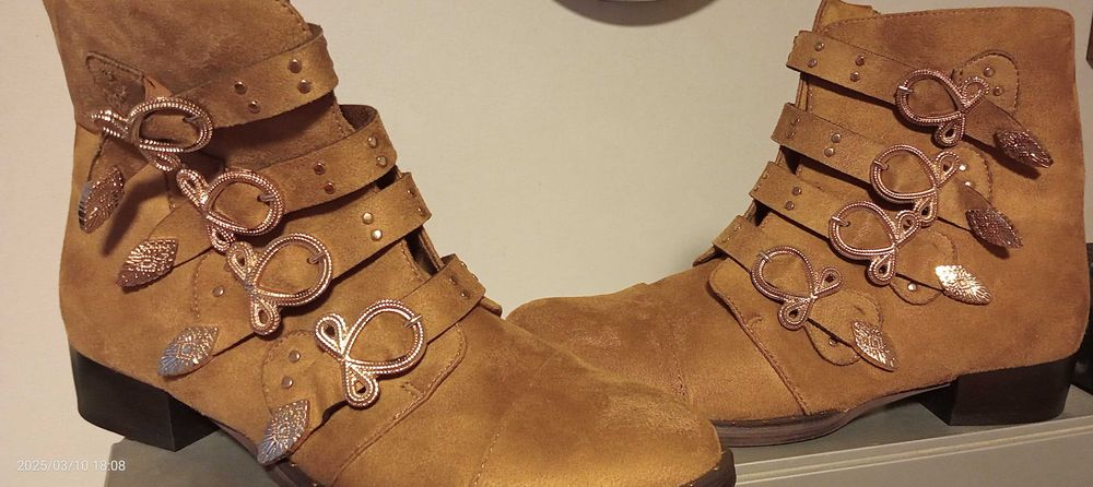 Cizmulite piele intoarsa Nr38