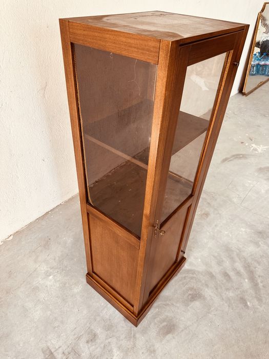 Италианска витрина със стъклени страни – 1985–1995 г.