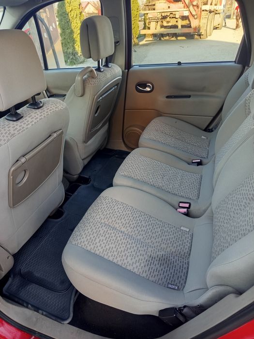 Vând Renault Scenic