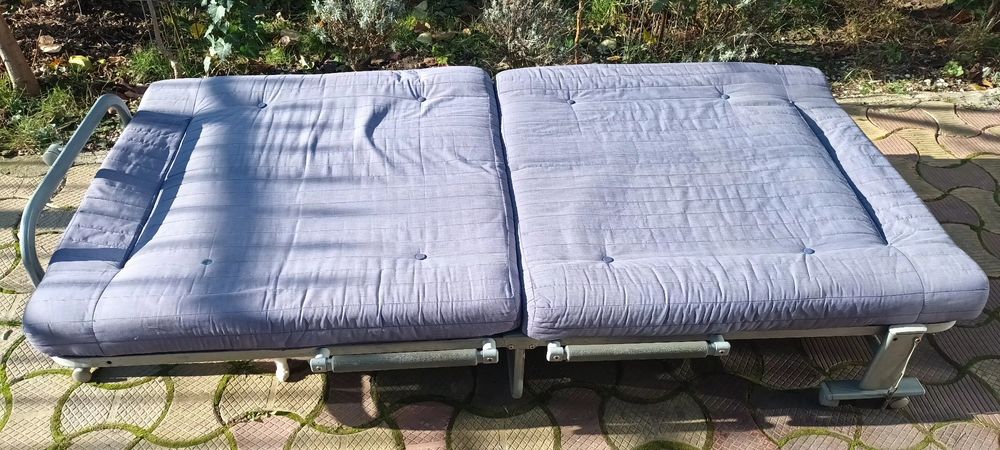 Pat metalic rabatabil pentru turisti