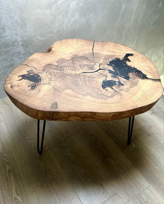 Уникална маса от масив дъб и метал