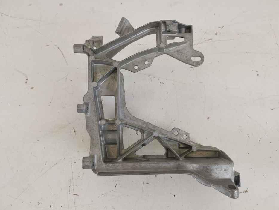 Ляв преден фар Държач / Лев преден фар Държач Mercedes-Benz C-Class W2