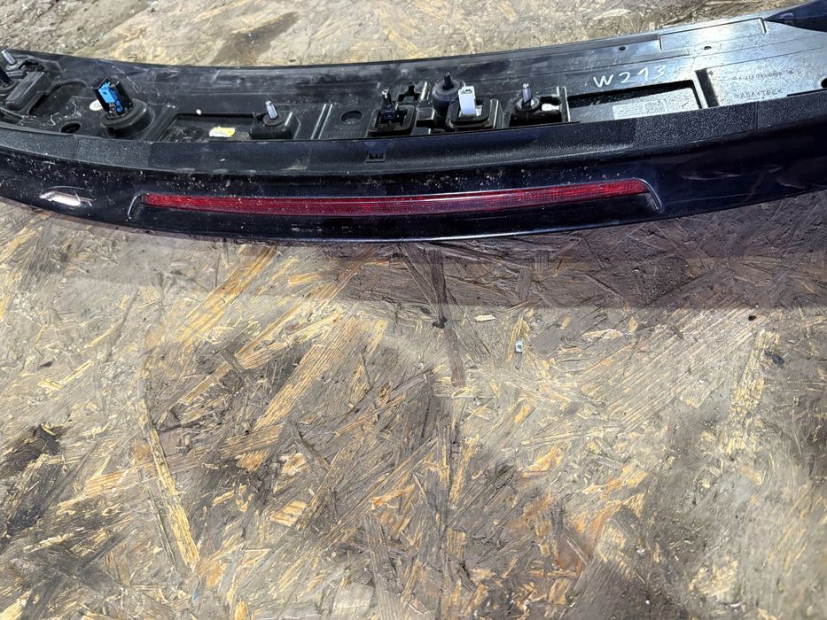Mercedes w213 Е класа Комби Спойлер Антикрило с трети стоп
