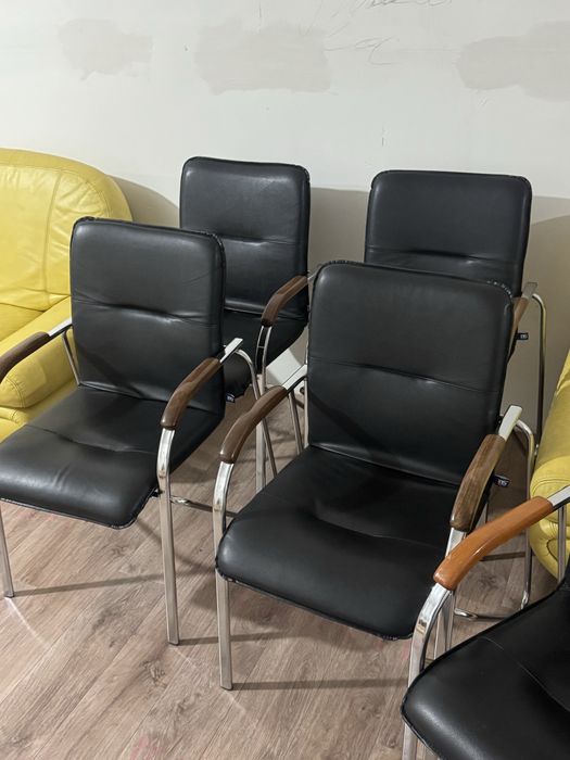 Офисный стульчик