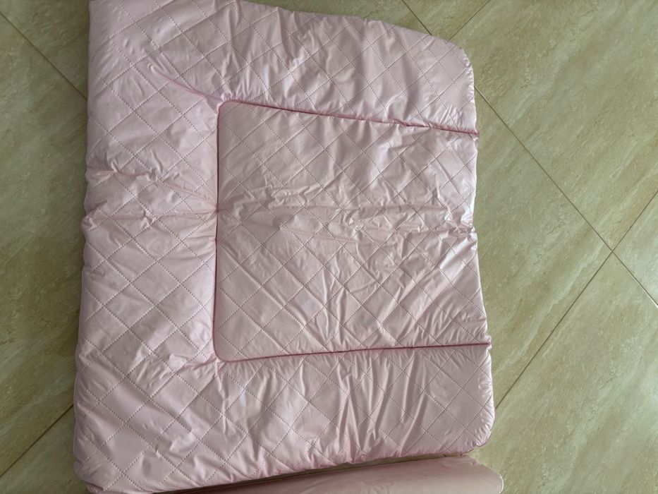 Protecție masă schimb bebe
