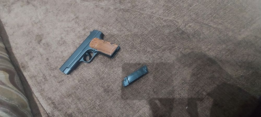 пистолет на пульках