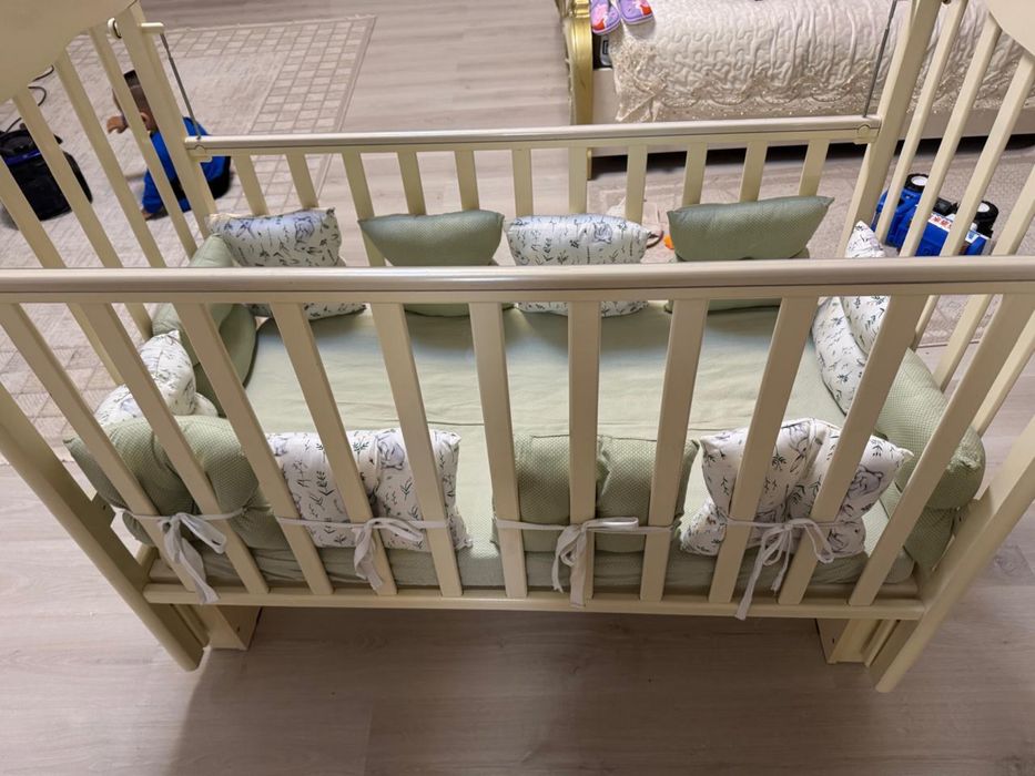 Продам детскую кровать. Б/у