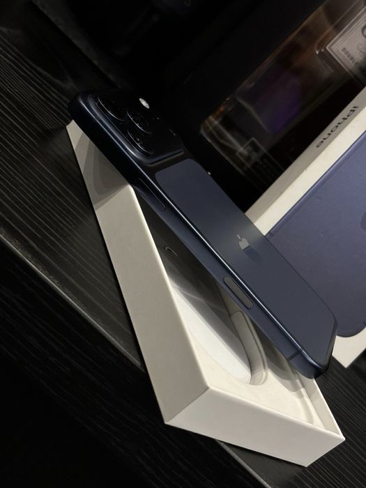 Iphone 17 Pro max Deep Blue 1TB - ГАРАНЦИОНЕН ДО 12/2027