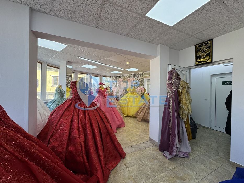 Продава се Магазин в Горна Оряховица - 80 кв.м за 1313 €/кв.м - Снимка #2